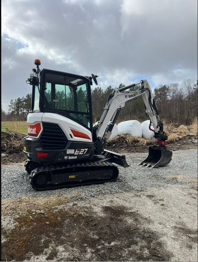 a Bobcat E27 – Image 1