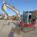 TAKEUCHI TB 240 Advanced + 3 GODETS – Mini Pelle 4T