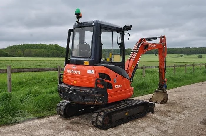 img4-4 KUBOTA KX71-3 + 3 GODETS – Mini Pelle 3T – Image 1