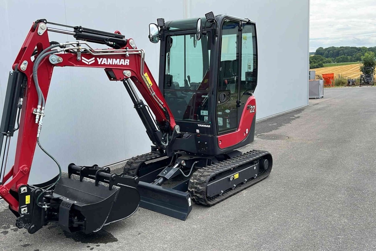 r25-1-4 YANMAR SV22 NEUVE + 3 GODETS / 2024 Mini Pelle 2,2T – Image 1