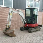 TAKEUCHI TB23R + 3 GODETS – Mini Pelle 2,6T